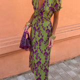 Aria™ - Elegante vestido de escote en V profundo con patrón de hojas