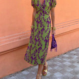 Aria™ - Elegante vestido de escote en V profundo con patrón de hojas