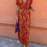 Aria™ - Elegante vestido de escote en V profundo con patrón de hojas