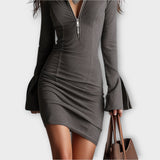Vestido Mini de Punto Esculpido con Cuello y Cremallera