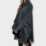 Poncho Suéter Oversize con Cuello Alto y Flecos
