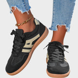 Lorena Zapatillas con Cordones