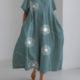 Fern - Elegante Vestido Maxi con Estampado de Diente de León