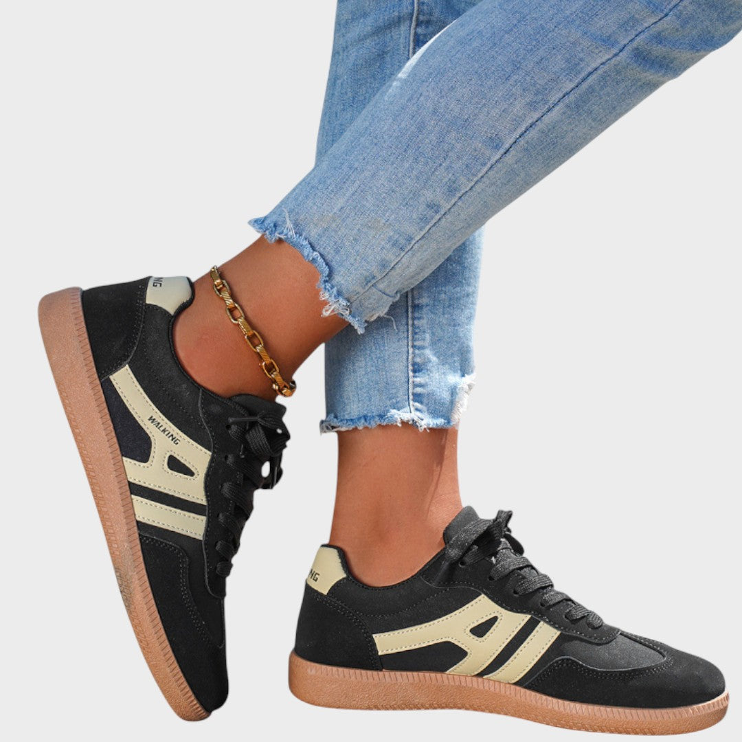 Lorena Zapatillas con Cordones