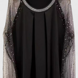 Flor Blusa Elegante con Mangas de Tul y Acentos de Strass