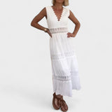 Patricia - Elegante vestido de encaje con cuello en V
