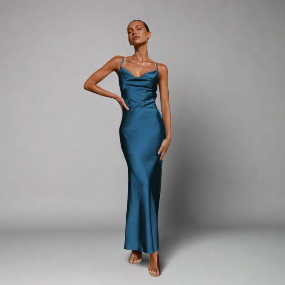 Claudia | Vestido de Satén Sofisticado para Ocasiones Inolvidables