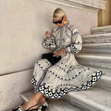Mirabel - Vestido A-Line con Estampado Retro Elegante