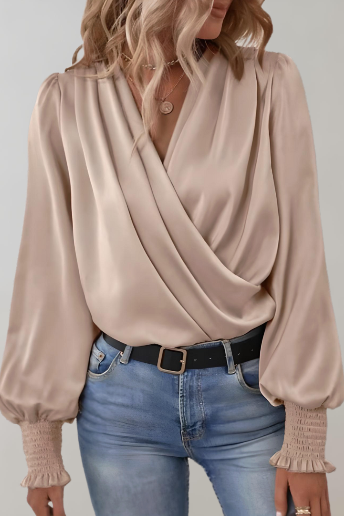 Quinn Blusa Elegante de Manga Larga con Escote en V