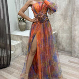 Cecelia | Vestido Elegante con Manga Asimétrica y Abertura