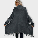 Poncho Suéter Oversize con Cuello Alto y Flecos