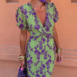 Aria™ - Elegante vestido de escote en V profundo con patrón de hojas