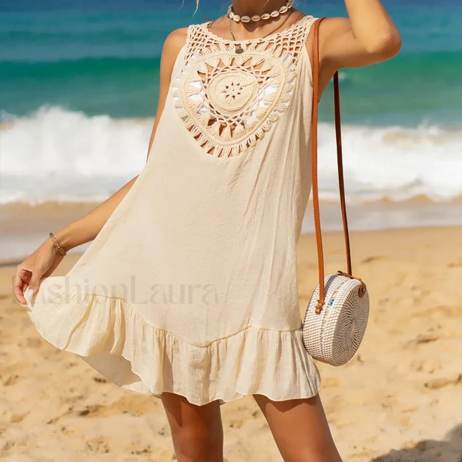 Salida de playa pareo de crochet con detalle de aro de madera